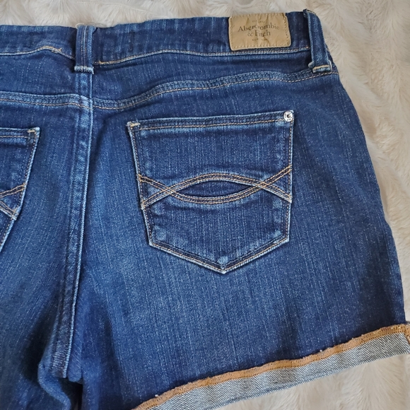 ABERCROMBIE & FITCH~ PERFECT STRETCH DENIM SHORTS! - Picture 8 of 11